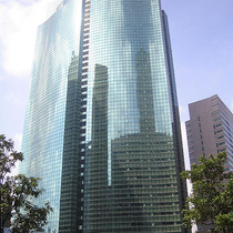 Foto di Fujitsu in tema di: Shiodome City Center, where the Fujitsu headquarter offices are located, in Tokyo  (Photo attributed to Lombroso - )